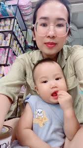 ពេលម៉ែថតលេង តែកូនចង់អួតដោះគោគេមឹមពេលម៉ែថតដែរ