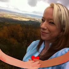 Dr Sandra Lee aka drpimplepopper