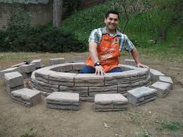 Learn how to make a fire pit of your own, packed conveniently into a handy kit. Pin Von Apryl Monte Auf Behind Picket Fences Feuerstelle Garten Kleinen Hinterhofen Outdoor Feuerstelle