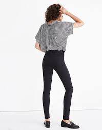 Made from injeanious stretch denim with fantastic stretch and recovery to hold you in all day without bagging out. 9 High Rise Skinny Sateen Jeans