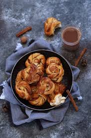 Brioches Roulees A La Cannelle Kanelbullar Un Dejeuner De Soleil Recette Roules A La Cannelle Recettes De Cuisine