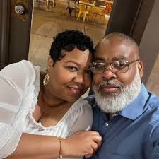 Today is our 17th Anniversary . 😍😍