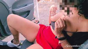 femme se masturbe voyeur dans un parking public, mari cocu regarde, sperme  sur les seins - Vidéos Porno Gratuites - YouPorn