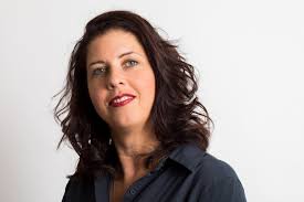 Louis van gaal is a dutch football manager who has a net worth of $16 million dollars. Brenda Spieren Voor Spieren