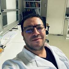 Aujourd'hui avec Dr Massimiliano Di Primio, Dr Antoine Hakime de American  Hospital of Paris ,Dr Maxim Zhuravel et Dr Steve Christian N'kragbo de la  PISAM ,nous avons réalisé la première…