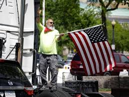 Truckers Are Essential Coronavirus Workers But See No Extra Pay Business Insider