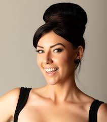 Jessica Gough's Instagram, Twitter & Facebook