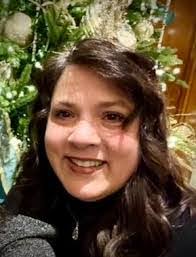 Elinor Ewing's Instagram, Twitter & Facebook