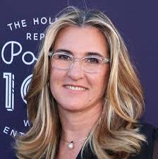 Rachel Karas's Instagram, Twitter & Facebook