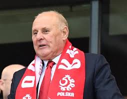 Poza tym cały czas nie wyjaśniona jest sprawa. Supermagazyn Na Euro Jan Tomaszewski Nie Odpusci Trenerowi Kadry Paulo Sousa Zawiodl Legende Super Express