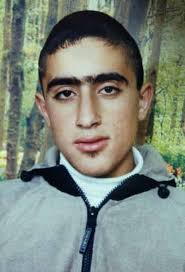 Teenage suicide bomber kills 3