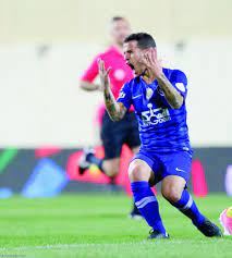 وضع الإيطالي سيباستيان جيوفينكو، محترف الهلال، إدارة ناديه في أزمة كبرى بعدما تعثر مفاوضات انتقاله إلى. Ø§Ù„Ø¥ÙŠØ·Ø§Ù„ÙŠ Ø¬ÙŠÙˆÙÙŠÙ†ÙƒÙˆ ÙˆØ§Ù„Ø¨ÙŠØ±ÙˆÙÙŠ ÙƒØ§Ø±ÙŠÙ„Ùˆ ÙˆØ§Ù„ÙØ±Ù†Ø³ÙŠ Ø¬ÙˆÙ…ÙŠØ² ÙŠØªØ­Ø³Ø±ÙˆÙ† Ø¹Ù„Ù‰ Ø¶ÙŠØ§Ø¹ Ø§Ù„ÙØ±Øµ ØµØ­ÙŠÙØ© Ø§Ù„Ø±ÙŠØ§Ø¶ÙŠØ©