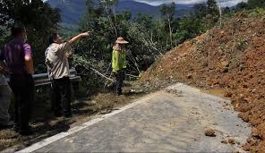 Mencegah hakisan tanah dan menyediakan kaedah kawalan untuk bank sungai adalah amalan yang baik dalam industri pembinaan. Ewon Tinjau Kerosakan Jalan Akibat Tanah Runtuh Di Kadamaian