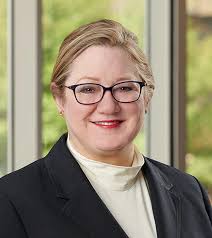 Eileen Iles's Instagram, Twitter & Facebook