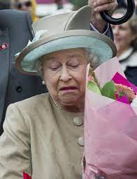Photos 30 Funny Pictures Of The Queen Pictures Of Queen Elizabeth Queen Pictures Her Majesty The Queen