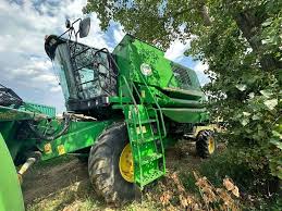 John Deere 1550 CWS Combine