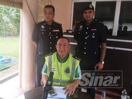 All of them were added by volunteers and locals around the world. Polis Kenal Pasti Identiti Pemilik 16 Penumpang Kereta Sardin