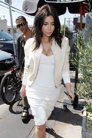 Check spelling or type a new query. Kim Kardashian Debuts A New Shorter Haircut And It S So Cute You Re Going To Freak Out Glamour