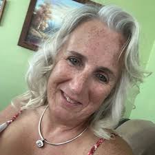 Lisa Sugrue's Instagram, Twitter & Facebook