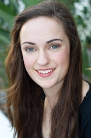 Eloise Mueller's Instagram, Twitter & Facebook