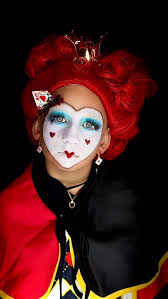 OFF WITH YOUR HEAD!!! ♥️🩸👸🏻 A little #sfxmakeup never hurt anyone!! Hope  you have a fun and safe Halloween!!