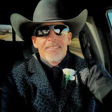 Quintin Simpson's Instagram, Twitter & Facebook