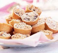 Mini Mincemeat Crumble Pies Recipe Pie Crumble Christmas Cooking Mince Pies