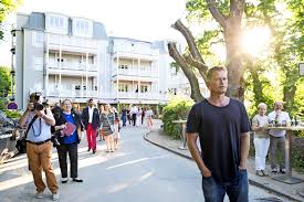Your complete guide to anja reschke; Barefoot An Der Ostsee Til Schweiger Eroffnet Erstes Hotel Haz Hannoversche Allgemeine