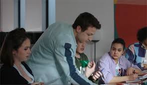 See more of demain nous appartient on facebook. Roxane Retrouve David Doumergue Son Frere Qui Est Malade Demain Nous Appartient 19 Avril 2021 Episode 907 Demain Nous Appartient Nouveautes Tele Com