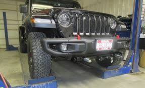Before getting on the road, test your turning radius in three options for attaching the wiring plug to the main. Blue Ox Bx1139 Baseplate For 2018 2021 Jeep Wrangler