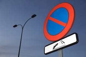 Parkverbot, parkverbotsschild einfahrt, garage, parken verboten kunststoff schild gelb, 30 x 20cm, privatparkplatz/privatgrundstück, stellplatz parkplatz, hinweisschild parkplatz freihalten. Abschleppen Wegen Nachtraglich Aufgestellten Halteverbots Recht Haufe