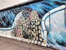 This Street Art Is Simply Stunning Take A Look Now Arte De Rua Muro De Berlim Producao De Arte