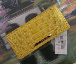 New With Tag The Ady Wallet Is Exactly What You Have Been Searching For Super Sleek And Light Weight With Plenty Of Credit Card Sl Wallet Zip Pockets Brahmin