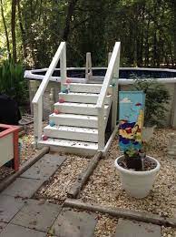 The vinyl works deluxe above ground swimming pool ladder combines the ease of stairs with the compact size of a ladder making it one of the best above ground pool ladders. Above Ground Pool Steps Hometalk