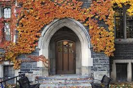 How Colleges Assess Expat School Curricula When Making Admissions Decisions School Curriculum High School Classes College Admission