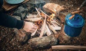The recipe and preparation of the sausage vary regionally. Erst Das Feuer Dann Die Wurst Schweizer Fleisch