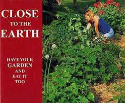 When your onions are vigorously growing through the longer days of spring and summer, their stems are lush and happy and green. Close To The Earth Have Your Garden And Eat It Too Mallory Enid L Mallory Enid L Mallory Gordon 9780969349747 Amazon Com Books