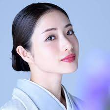 石原さとみ おしゃれまとめの人気アイデア pinterest voradej 顔 美人 顔 女優