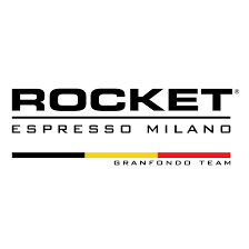 De start is in de panne op woensdag 18 augustus om 7u24 's morgens. Portret Marieke Blomme Rocket Espresso Granfondo Team