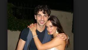 Raimondo todaro è uno dei volti più noti di ballando con le stelle ma quest'anno, a sorpresa, il i due sono stati sposati per 5 anni e insieme hanno avuto una figlia, jasmine. Ballando Con Le Stelle 2013 Raimondo Todaro Papa Con Parolaccia Foto Ultime Notizie Flash