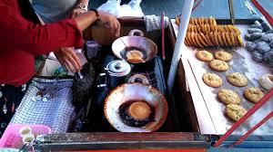 Seperti yang kita ketahui, kuliner atau jajanan tradisional, saat ini mulai mengkhawatirkan dengan munculnya kuliner atau jajanan modern. Cara Buat Kue Cucur Madura