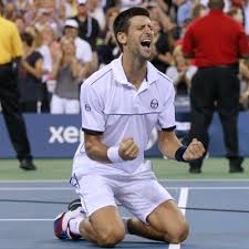 Novak đoković plasirao se u drugo kolo vimbldona, pošto je na startu turnira pobedio džeka drejpera sa 4:6, 6:1, 6:2, 6:2. Novak Djokovic Starportrat News Bilder Gala De