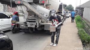 Maybe you would like to learn more about one of these? Senjata Manusia Silver Cat Sablon Minyak Tanah Sabun Cuci Piring