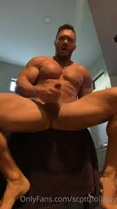 Album 1: Scott posing and jerking off - ThisVid.com