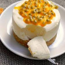Mousse Aux Fruits Exotiques Sur Biscuit Au Coco Une Plume Dans La Cuisine Recette Recette Dessert Gateaux Et Desserts