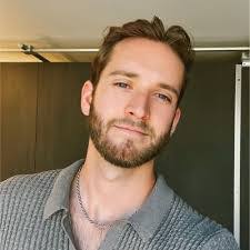 Jonathan Holifield's Instagram, Twitter & Facebook