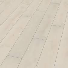 The wood look vinyl comes in both thin and wide planks, as well as light and dark shades. The Limited Edition V4s Valley Oak White Wood Laminate Floor 20 67 Sq Elesgo Store