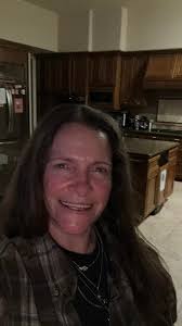 Hi. I'm Laura and I live in San Diego. I'm sober and I'm interested in  meeting new people. I don't mind if you drink in moderation. 😊