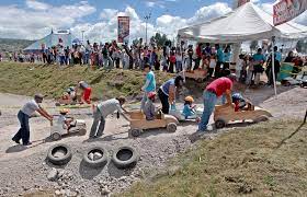 Los juegos populares son parte de la cultura de todos los pueblos, en algunos casos reflejan las necesidades, las vivencias e incluso ayudan a educar a las nuevas generaciones. Quito Celebro Sus 484 Anos De Fundacion Con Juegos Tradicionales Intercultural Noticias El Universo