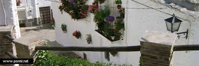 Su típica arquitectura andalusí y los contrastes orográficos con alta montaña, sierras y hermosos valles subyugan. Casas Rurales En La Alpujarra